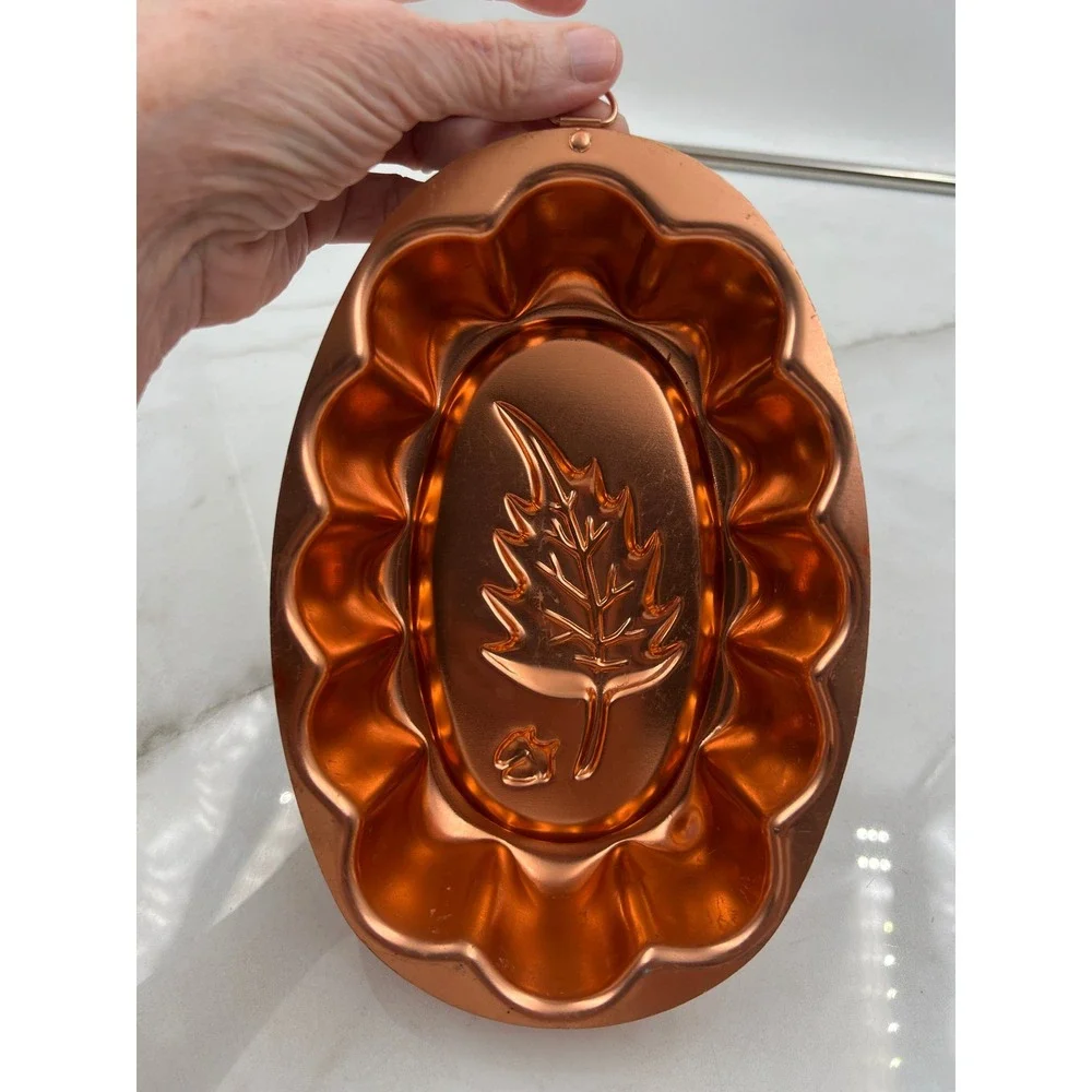 Vintage Autumn Leaf Copper Mold 3 Cup Scalloped Oval Jello Cake Tin Wall Decor